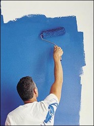 процесс покраски стен