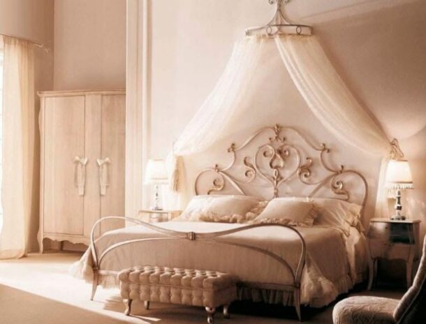 Изголовье кровати в стиле барокко