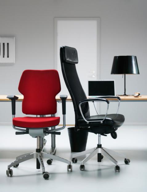 Офисные кресла отличающиеся по цвету и дизайну