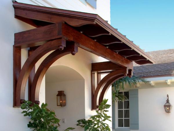Козырек над крыльцом из дерева: 5 советов по выбору конструкции и изготовлению