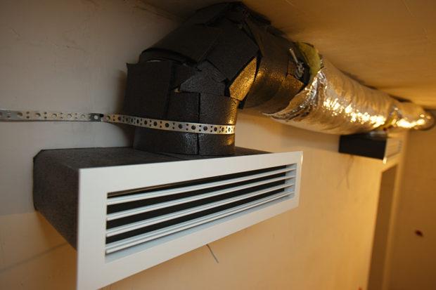 Как правильно наладить вентиляцию и отопление в гараже?