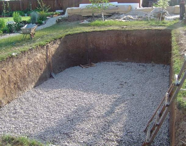 бассейн бетонный песчано-гравийная подушка