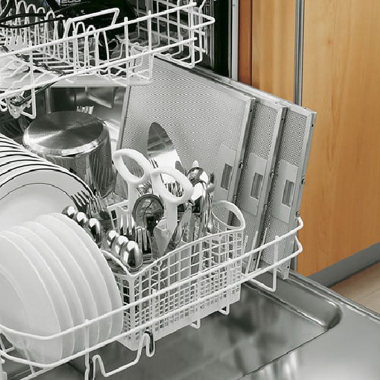 Мойка жировых фильтров кухонной вытяжки в посудомоечной машине