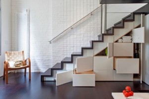 10 советов по оформлению и освещению лестницы в частном доме + фото