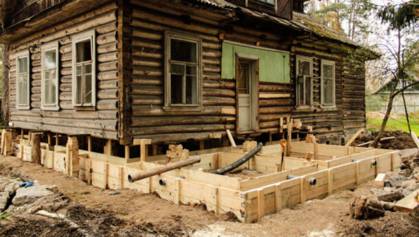 Работы по усилению фундамента старого деревянного дома