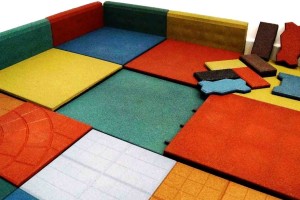 5 советов по выбору резиновой плитки для дорожек, дачи и детских площадок