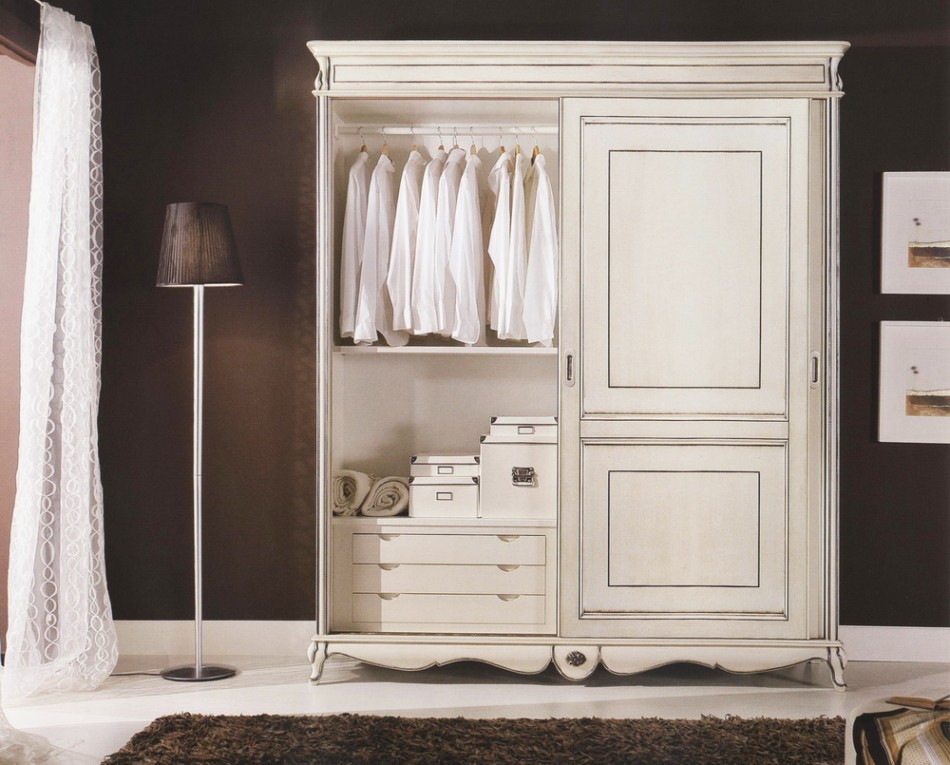9 советов по выбору шкафа для одежды в гостиную