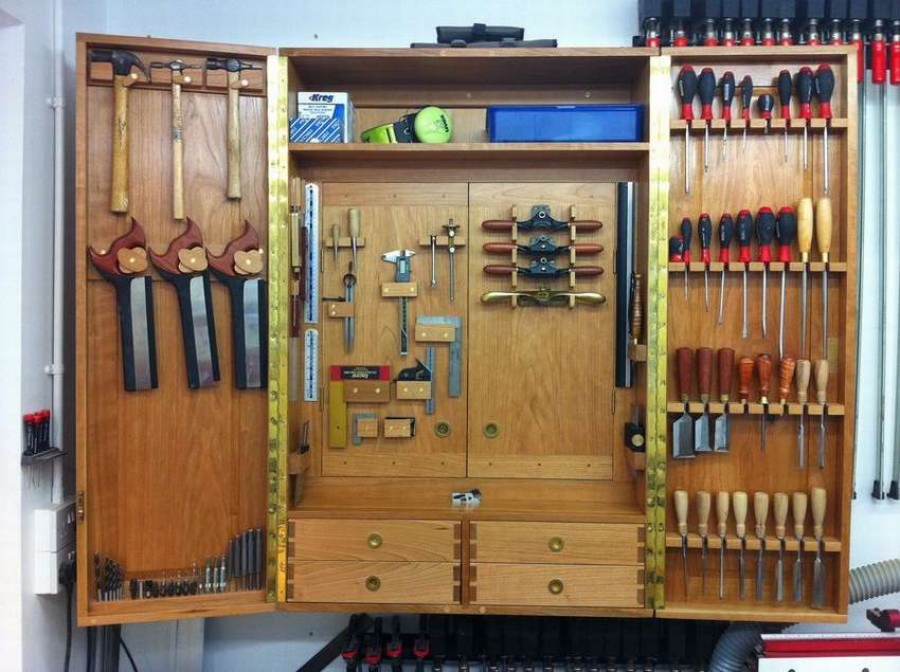 8 советов по выбору шкафа для инструмента в гараж