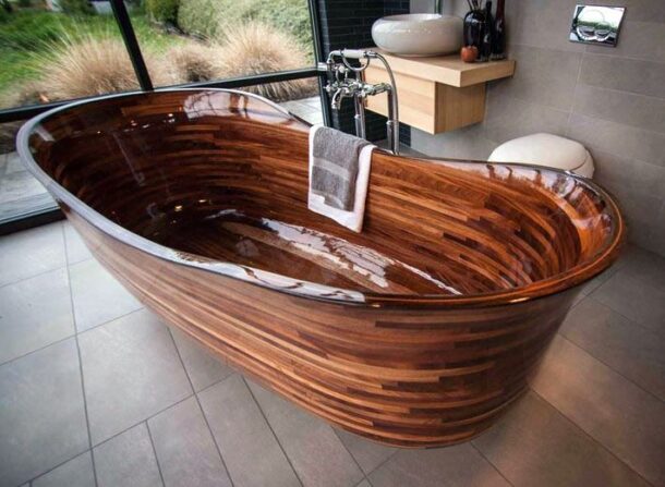 Деревянная двухместная ванна